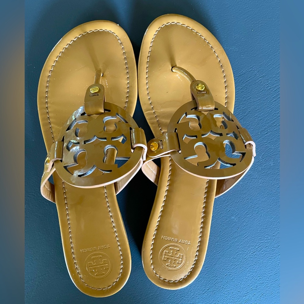 Tory Burch Sand Patent Leather Miller Flip Flop Sandals.